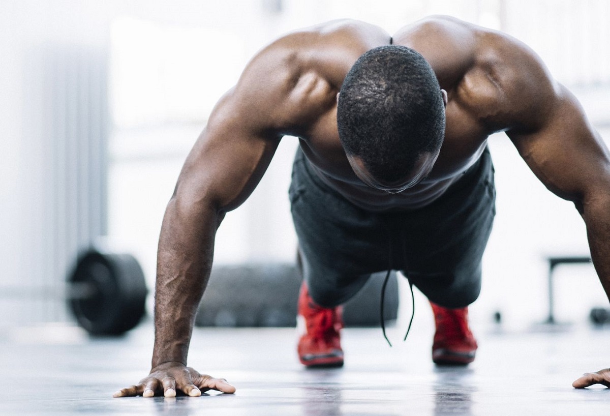 10 Latihan yang Bisa Dilakukan untuk Membentuk Otot Dada di Rumah, Praktis dan Efektif