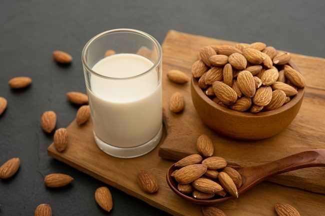 Susu Almond Bisa Membantu Dalam Proses Diet, Berikut 5 Manfaat Lainnya
