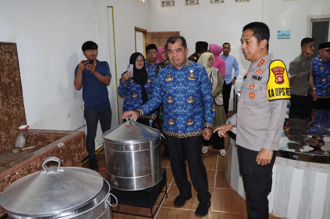 Dukung Program Asta Cita Presiden Prabowo dalam Pemenuhan Gizi Anak Sekolah, Polres Ogan Ilir Resmikan SPPG