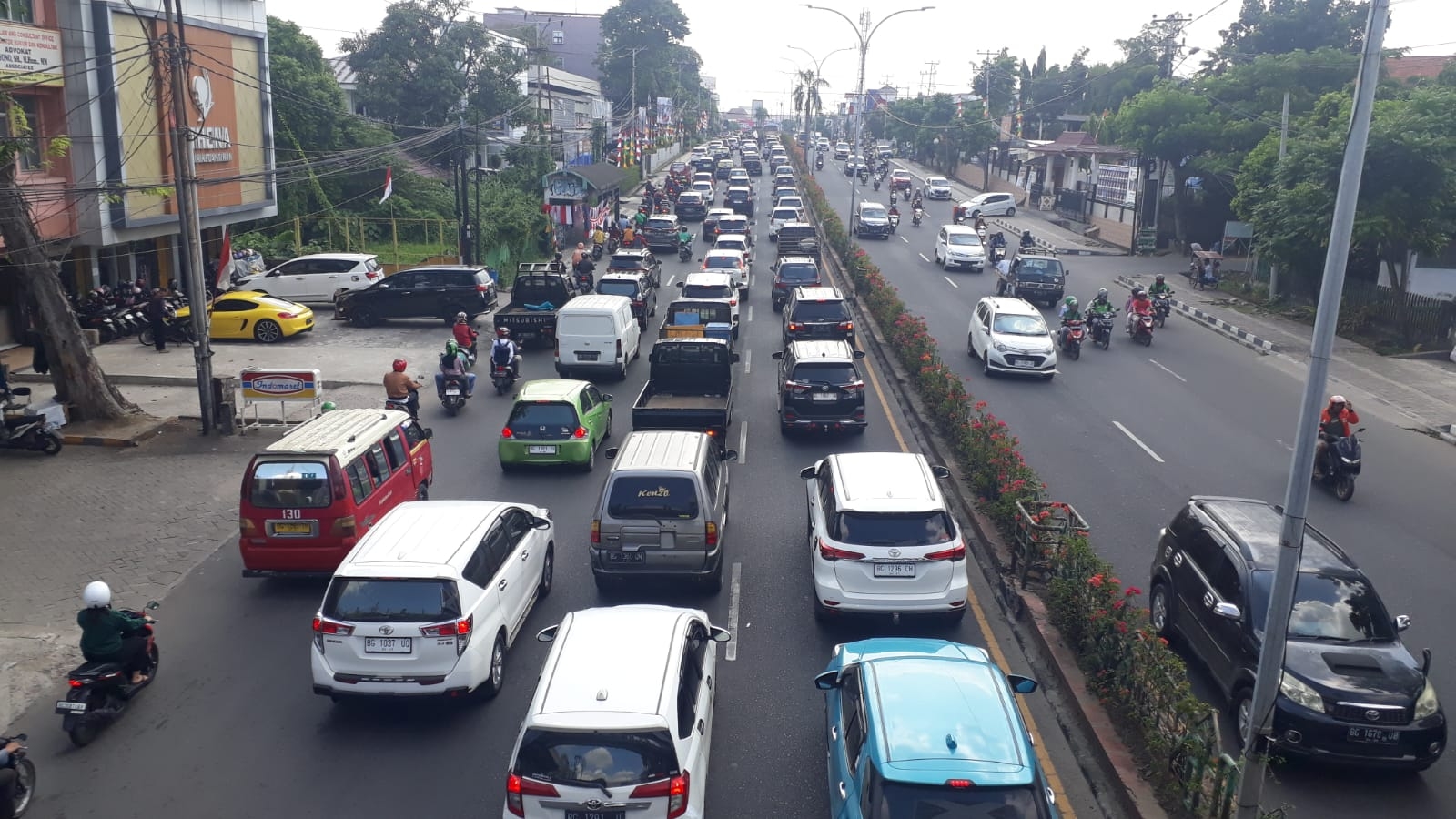 Ruas Jalan Rawan Macet Jam Antar Jemput Anak Sekolah Di Palembang, Pekerja Kantoran Cari Alternatif