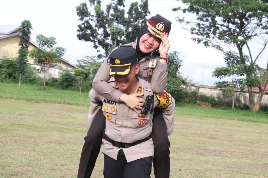 Polwan Cantik yang Digendong Kapolres Ogan Ilir Dulu, Kini Jabat Kasatlantas Polrestabes Palembang