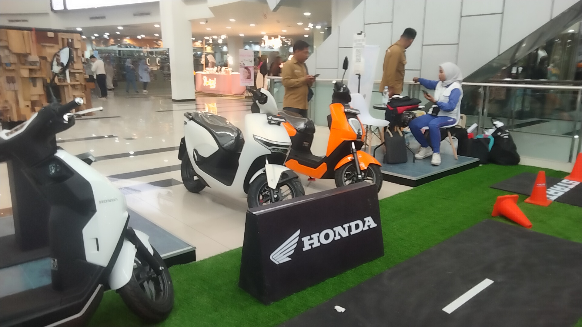 Motor Listrik Mengaspal di Palembang, Honda Luncurkan Tipe ICON e dan CUV e Miliki Fitur Canggih Bisa Mundur 