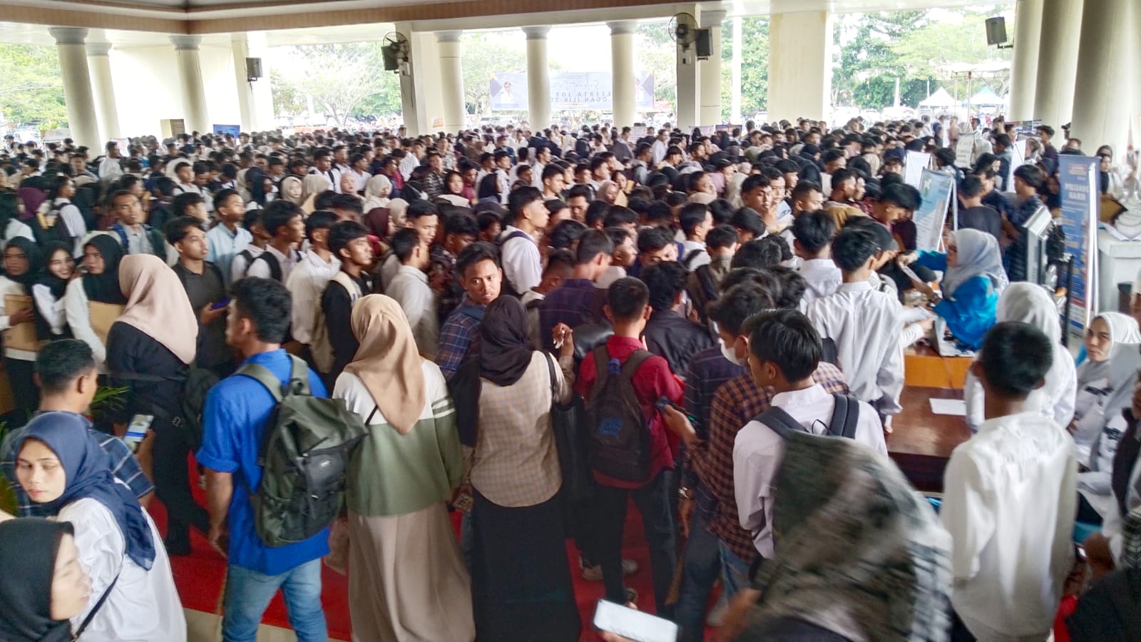 Job Fair 2025 Pemkab Ogan Ilir Dimulai, Ribuan Pencari Kerja Serbu Stand 19 Perusahaan yang Buka Loker