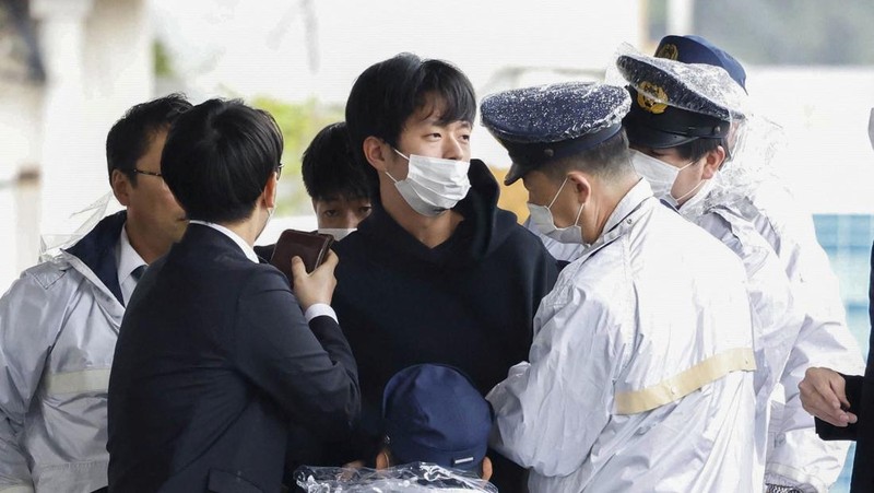 Setelah Dilempar Bom Asap PM Jepang Langsung Dievakuasi, Ini Penampakannya