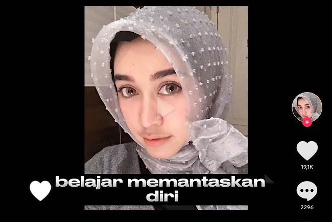 Wanita Cantik Pegawai Bank Putuskan Berhenti, Masuk Islam Jual Semua Aset Riba dan Belajar Memantaskan Diri