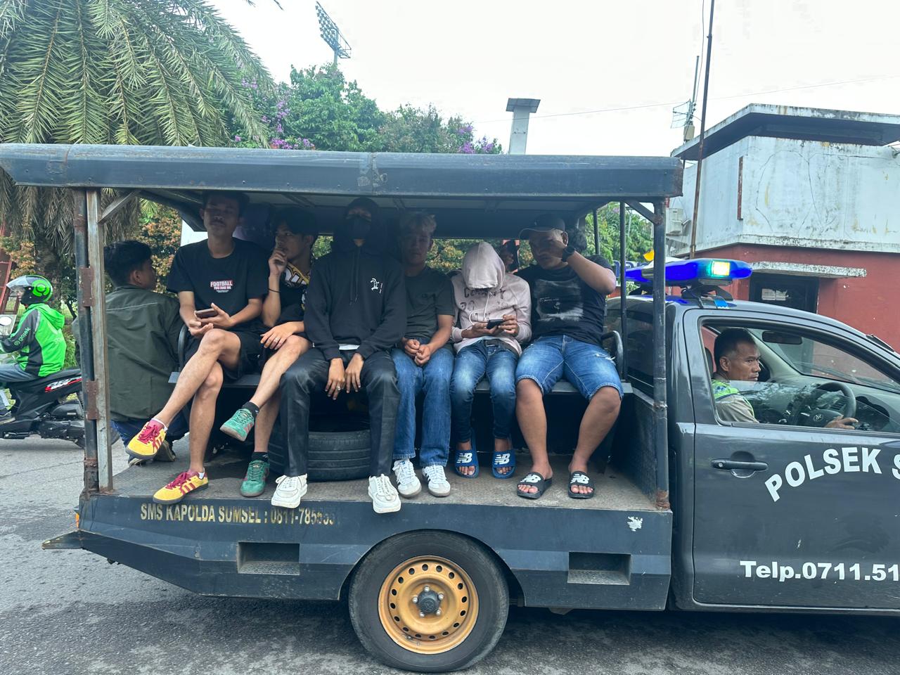 Panggil Orang Tua Puluhan Supporter yang Diamankan Bawa Miras Saat Nonton Bola di Stadion Jakabaring