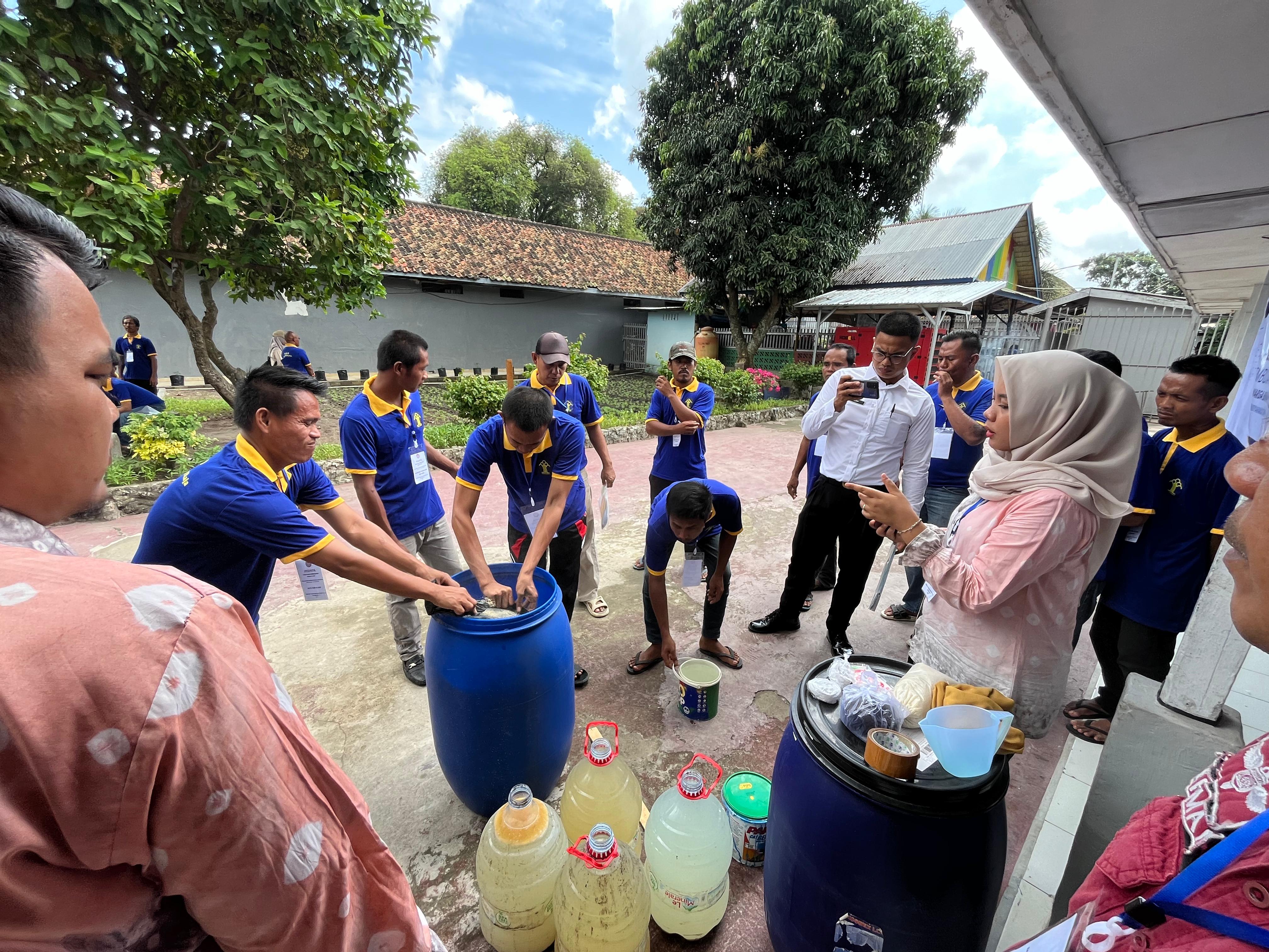 20 Warga Binaan Lapas Tanjung Raja Ogan Ilir, Dibekali Keterampilan Teknik Pembuatan Pupuk PGPR