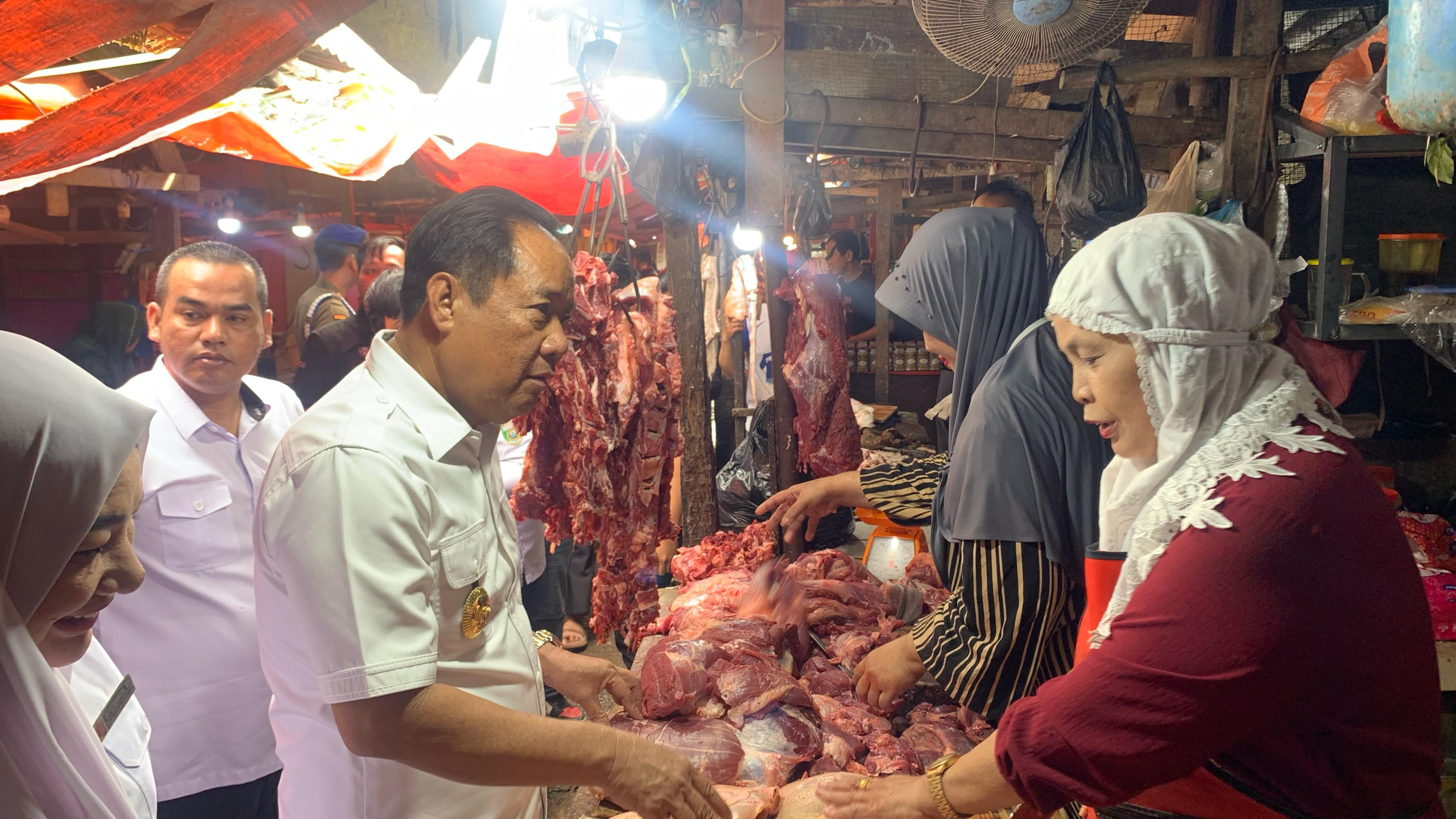 Wagub Cik Ujang Tinjau Pasar Palimo Palembang: Stok Aman dan Harga Relatif Stabil Jelang Ramadhan 1446 H