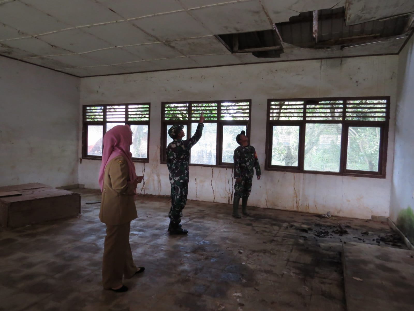 Kodim OKI Prihatin Sekolah Binaan di Jejawi Rusak, Dua Kelas Digabung Satu Ruangan