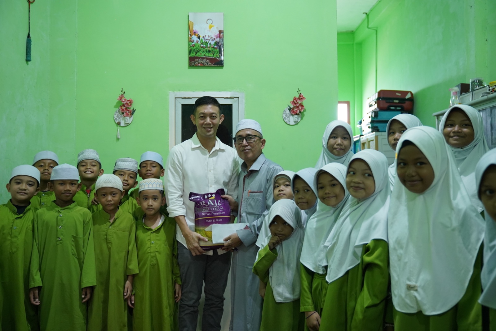 Mengenal Suhandy, Pengusaha Non Muslim Namun Gemar Bersedekah