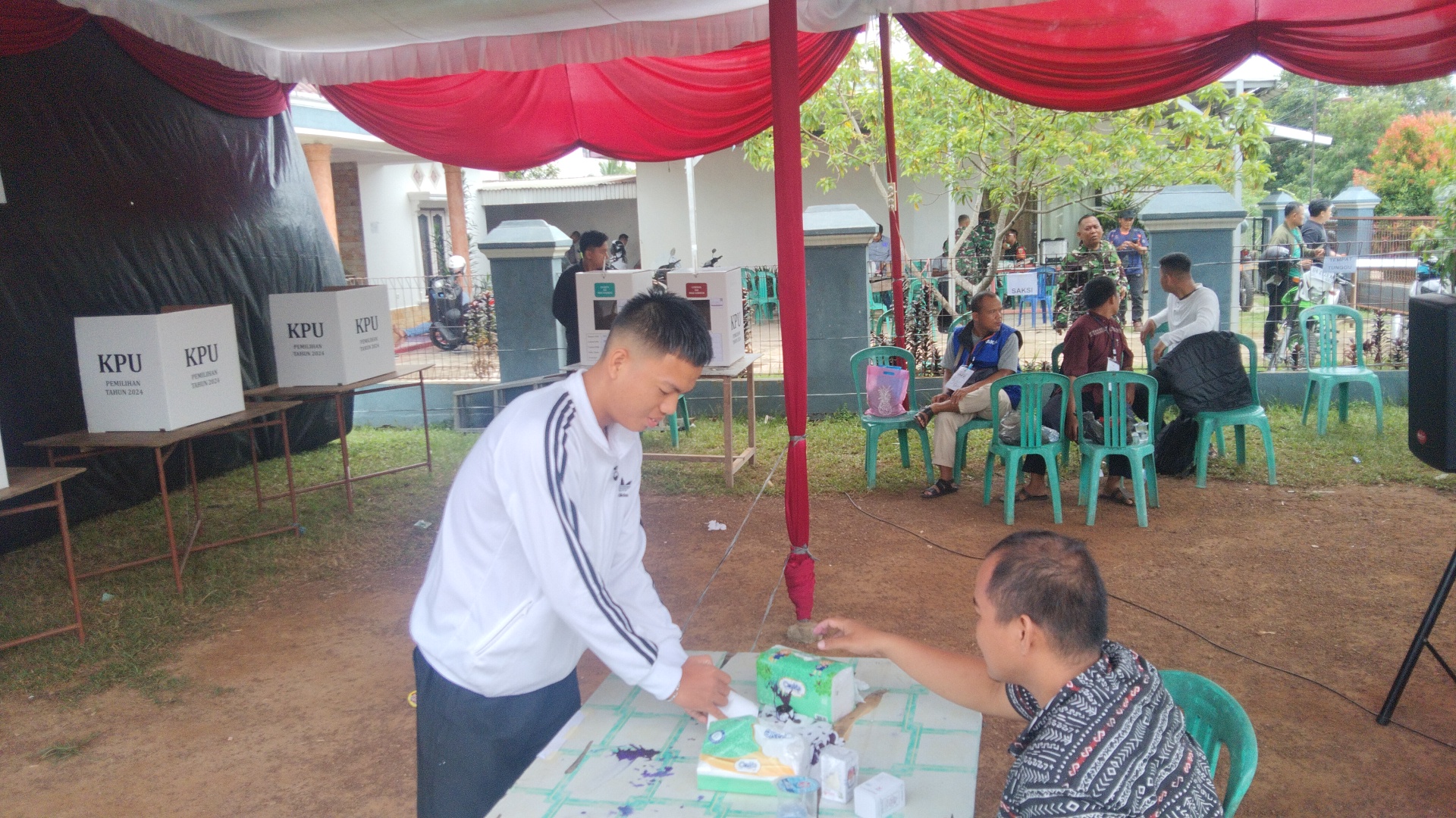 Hak Suara Diwakilkan, TPS 15 Kebun Bunga Nyoblos Ulang, KPPS: Kecolongan Saat Ramai, Petugas di Toilet