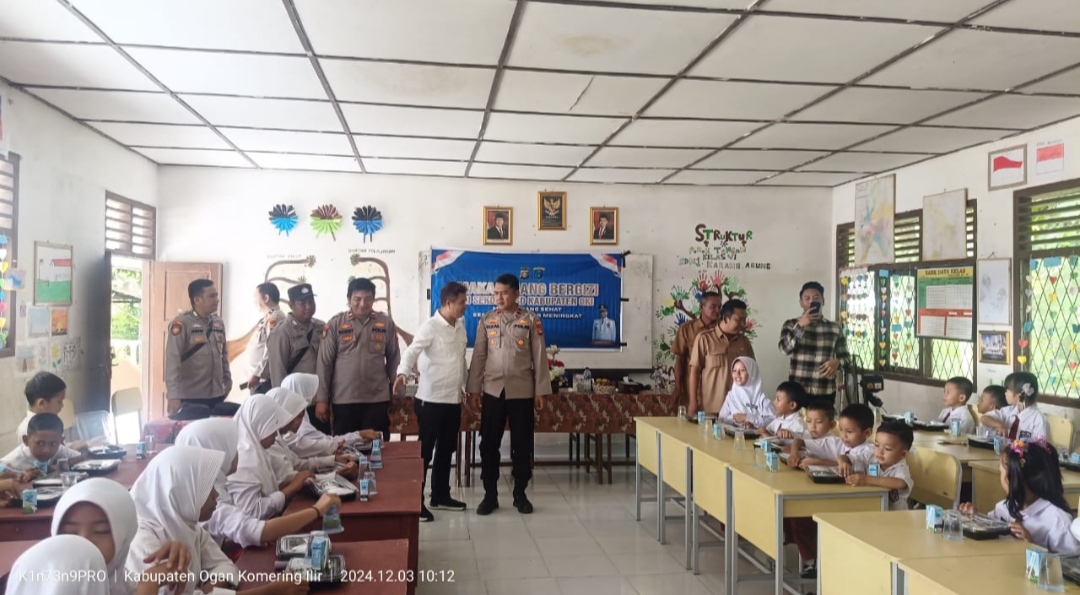 Giliran SD Negeri 1 Desa Karang Agung Jejawi OKI Diberikan Makan Siang Bergizi dari Polsek Jejawi