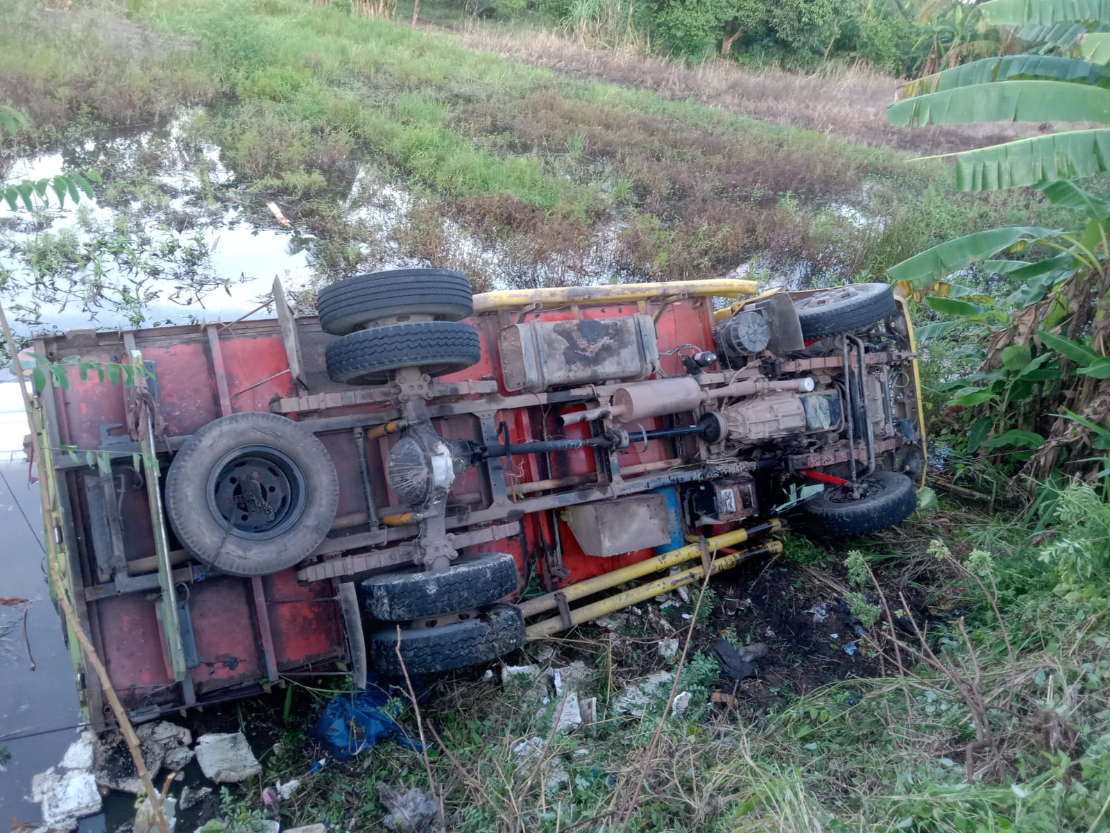 Diduga Ngantuk Truk Masuk Rawa-Rawa di Jalintim OKI, Sopir Meninggal Dunia