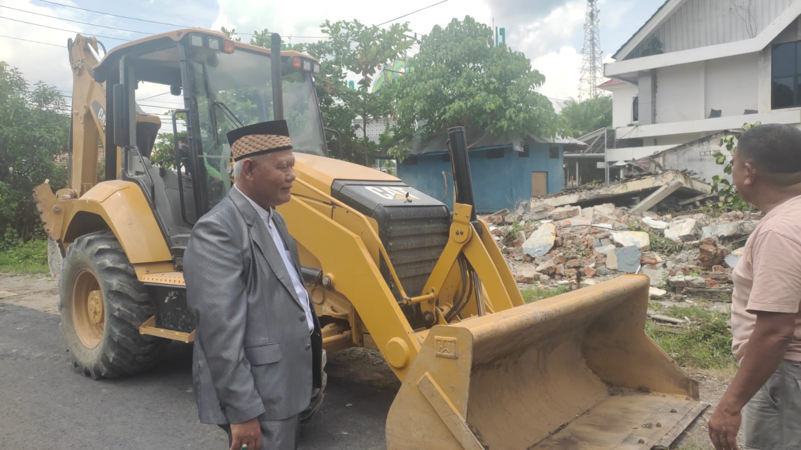 Bangunan Eks DPMPTSP Diratakan Dengan Tanah