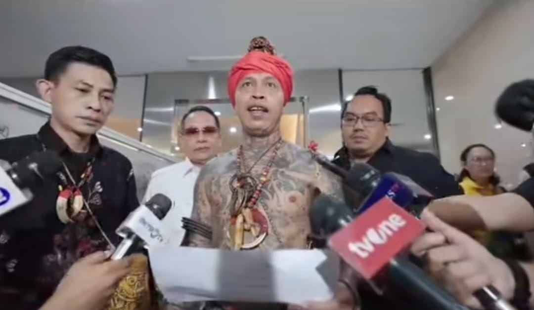 HOT INFO! Emosi IKN Disenggol, Polisikan Rocky Gerung, Panglima Dayak: Pengganggu akan Dihukum Adat 