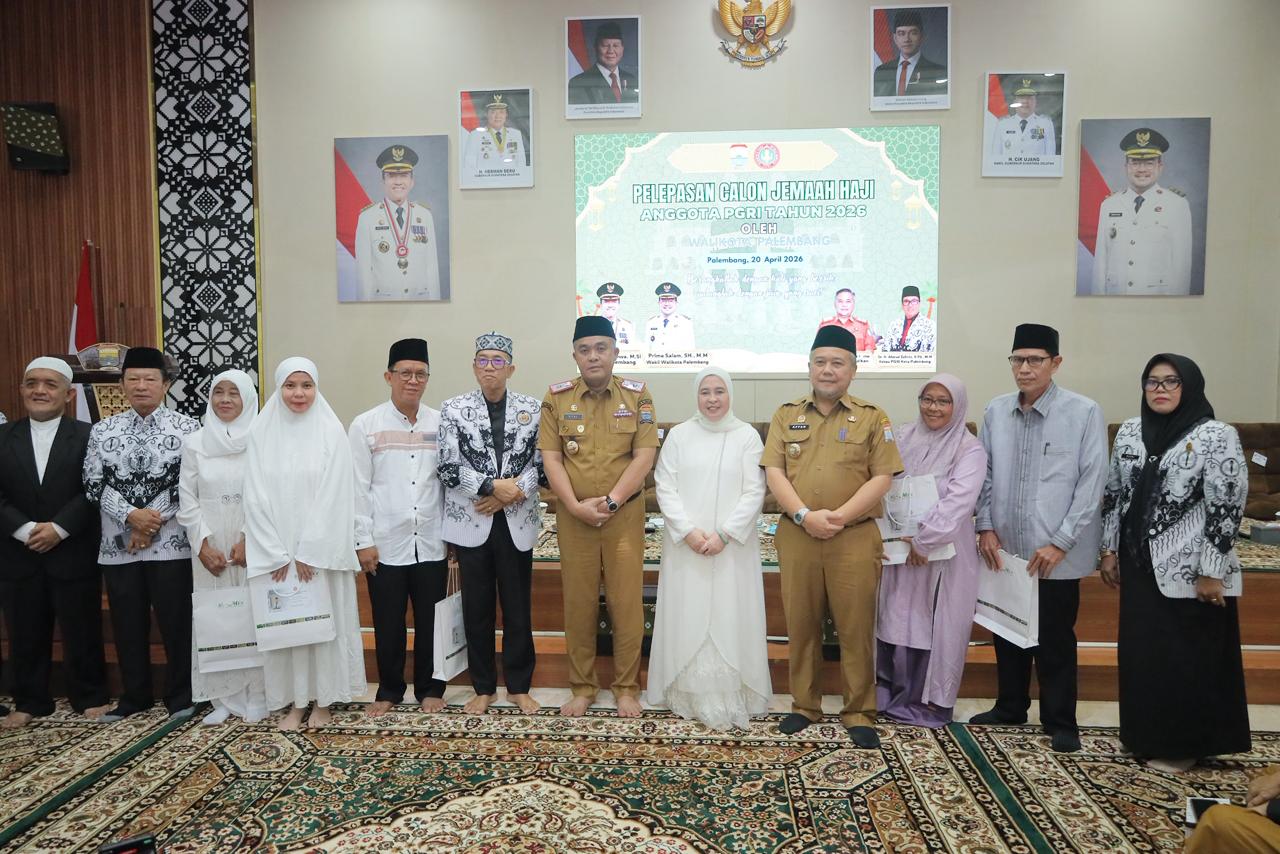 Sekda Palembang Pimpin Pelepasan Jemaah Haji PGRI, Doakan Jadi Haji Mabrur