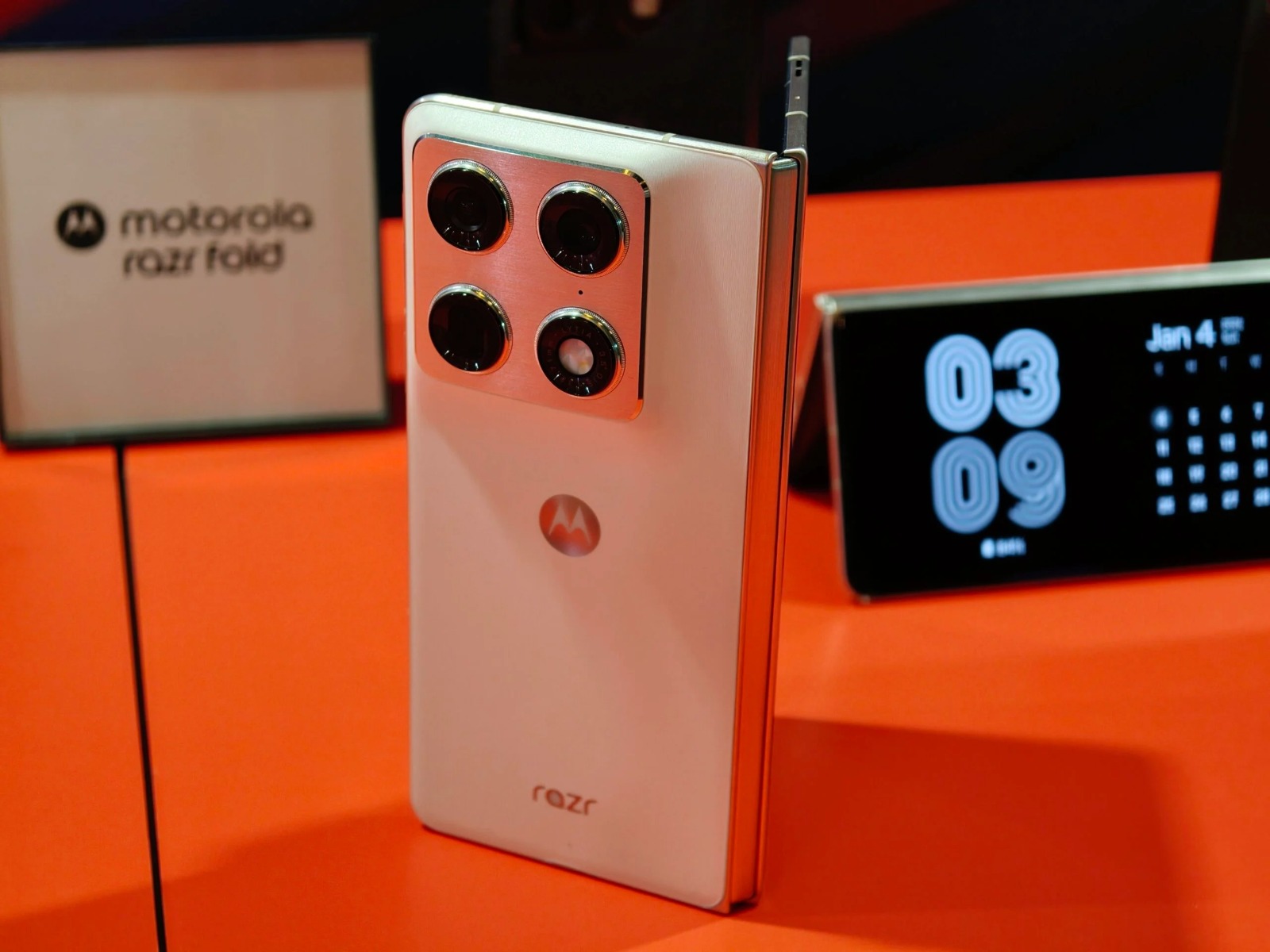 Sebelum Checkout, Pahami Plus Minus Motorola Razr Fold Biar Tidak Kecewa