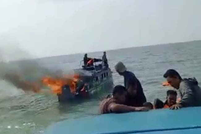 Speed Boat Asal Bangka Tujuan Tulung Selapan OKI Terbakar dan Tenggelam, Nasib 19 Penumpang?