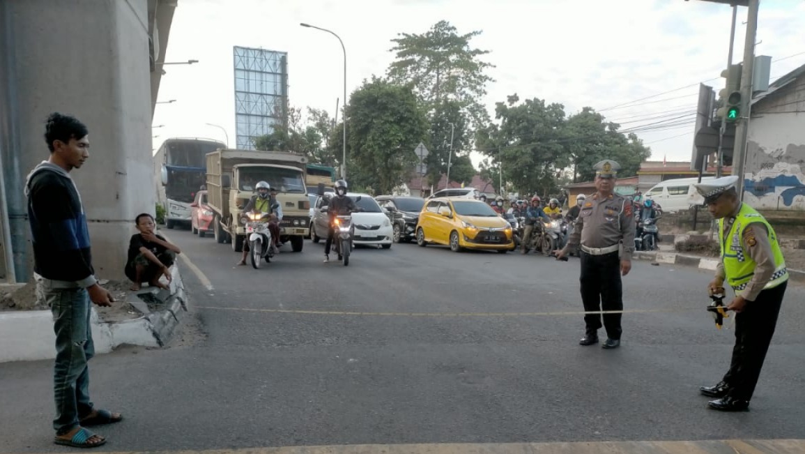 Polisi Sebut Driver Ojol yang Tewas Terlindas Truk di Bawah Flyover Simpang Bandara Karena Melanggar APILL