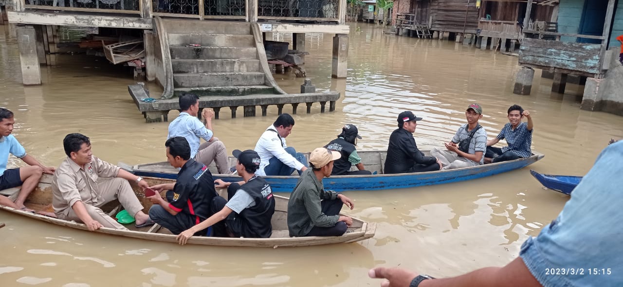 Terobos Banjir, Coklit di Desa Curup Kabupaten PALI Jadi Tantangan Petugas Pantarlih