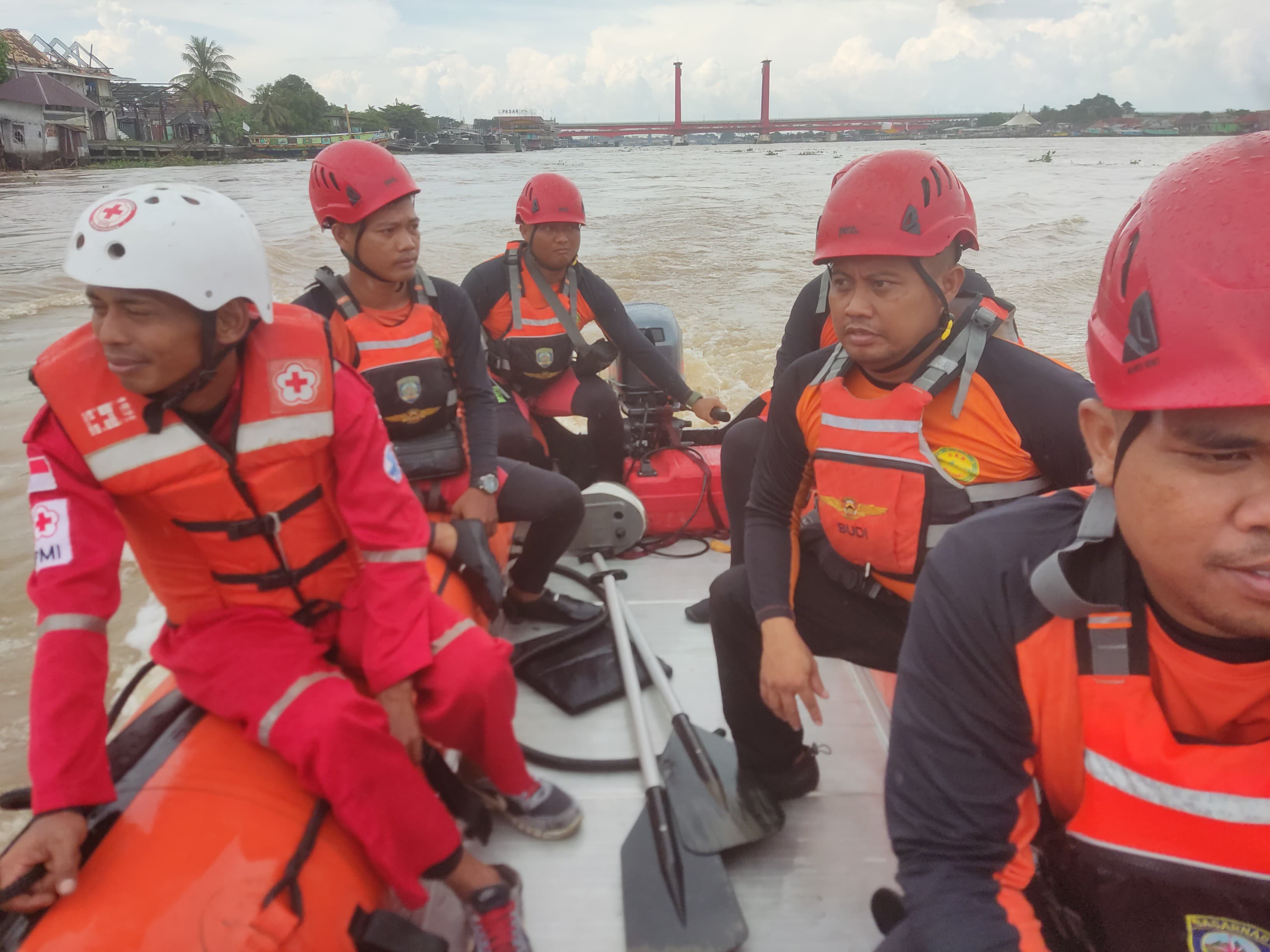 Sisir Sungai Musi, Basarnas Cari Bocah Laki-Laki yang Tenggelam Saat Berenang di Pelataran BKB Palembang 