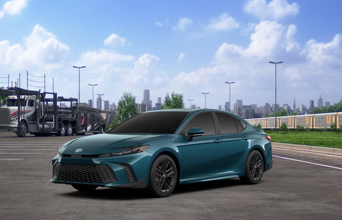 Toyota Camry 2026 Punya Interior Mewah, Lega dan Tambahan Fitur Terkini! Segini Harga Sedan Premium Ini