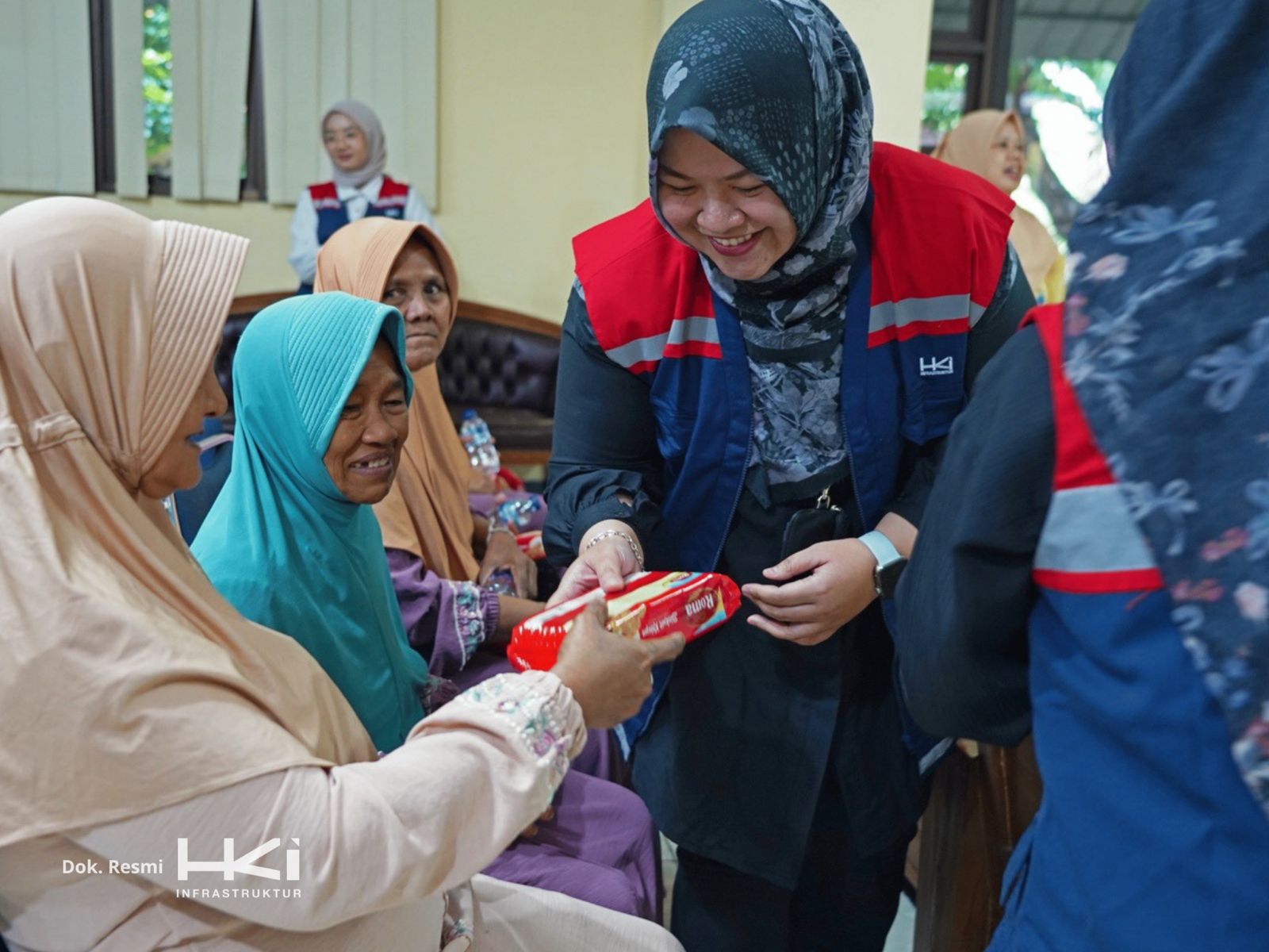Peduli Sesama, HKI Libatkan Karyawan dalam Program TJSL di Panti Sosial Tresna Werdha Budi Mulia 1