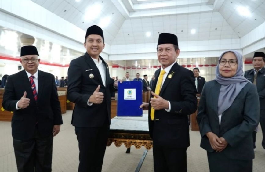 Rapat Paripurna Terakhir DPRD Ogan Ilir Periode 2019-2024, Sahkan APBD 2025 Sebesar Rp 1,3 Triliun