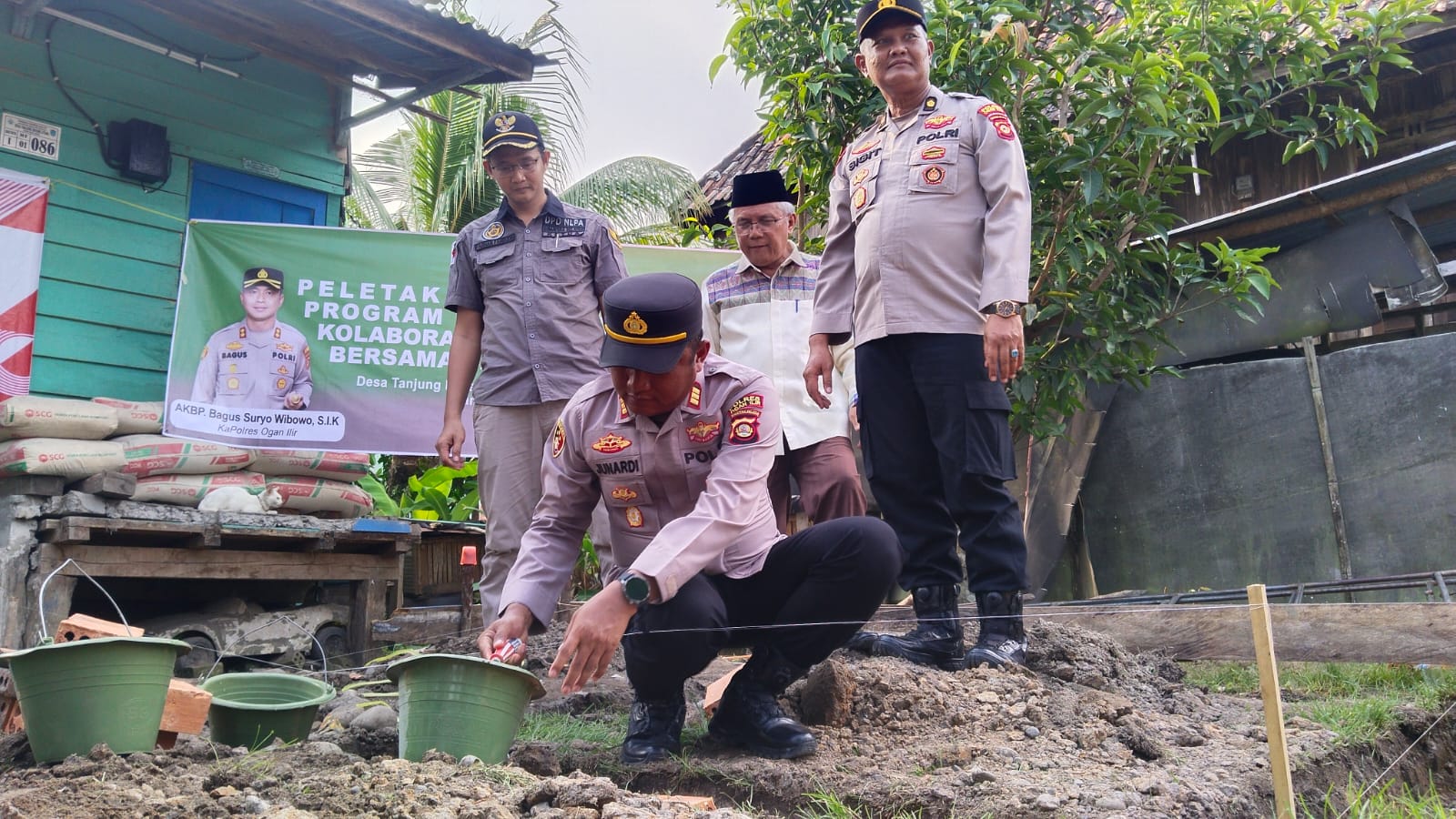 Kapolsek Indralaya Hadiri Peletakan Batu Pertama Rumah Layak Huni Kolaborasi Polres Ogan Ilir dan Baznas