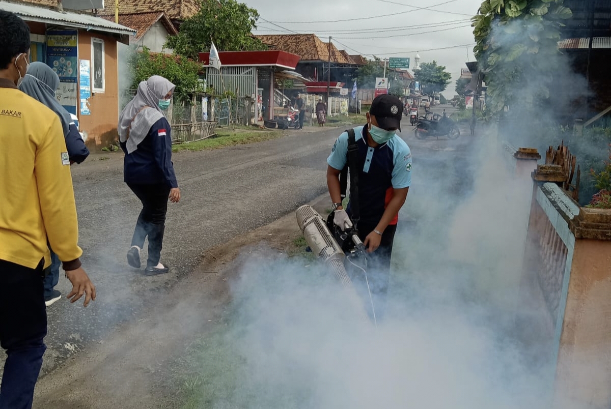 Antisipasi DBD di Wilayahnya, Puskesmas Seritanjung Ogan Ilir Lakukan Fogging