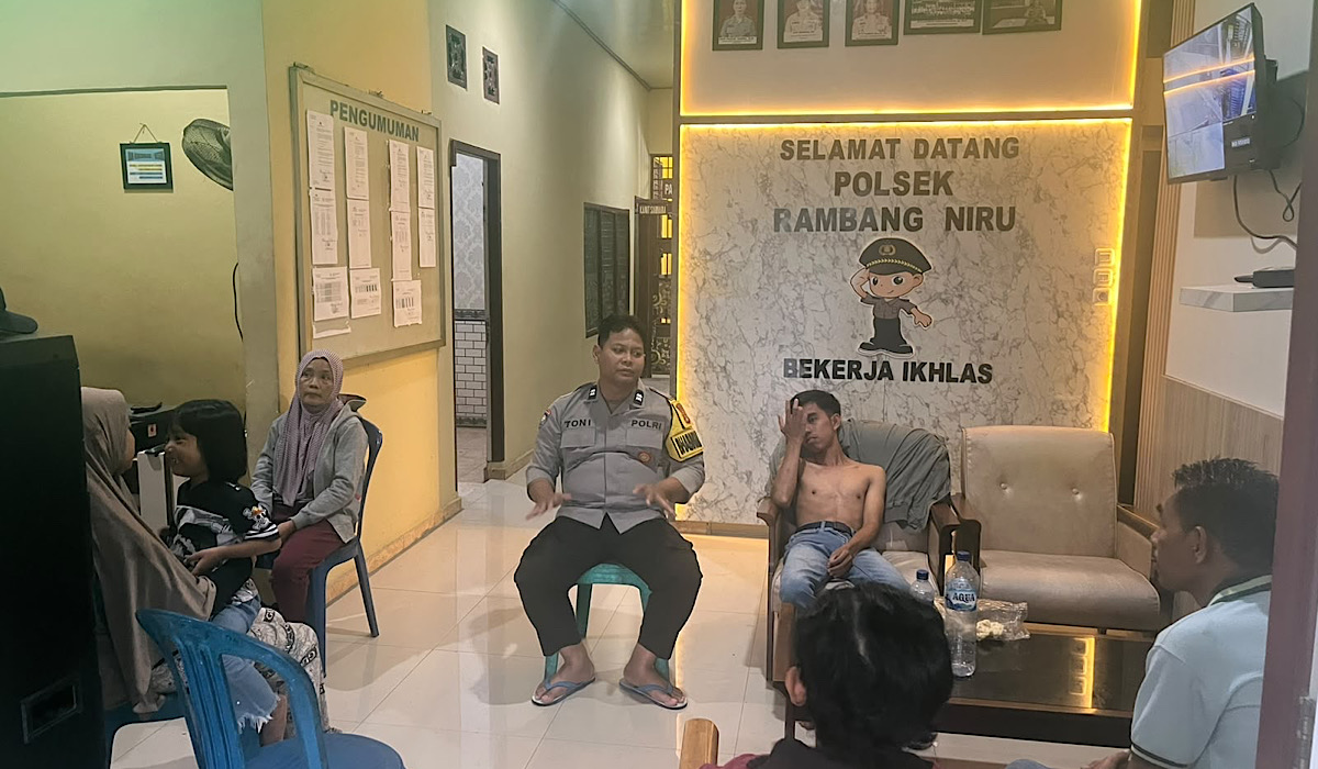Ayah Pingsan dan Anak Perempuan Nyaris Digigit Anjing Liar