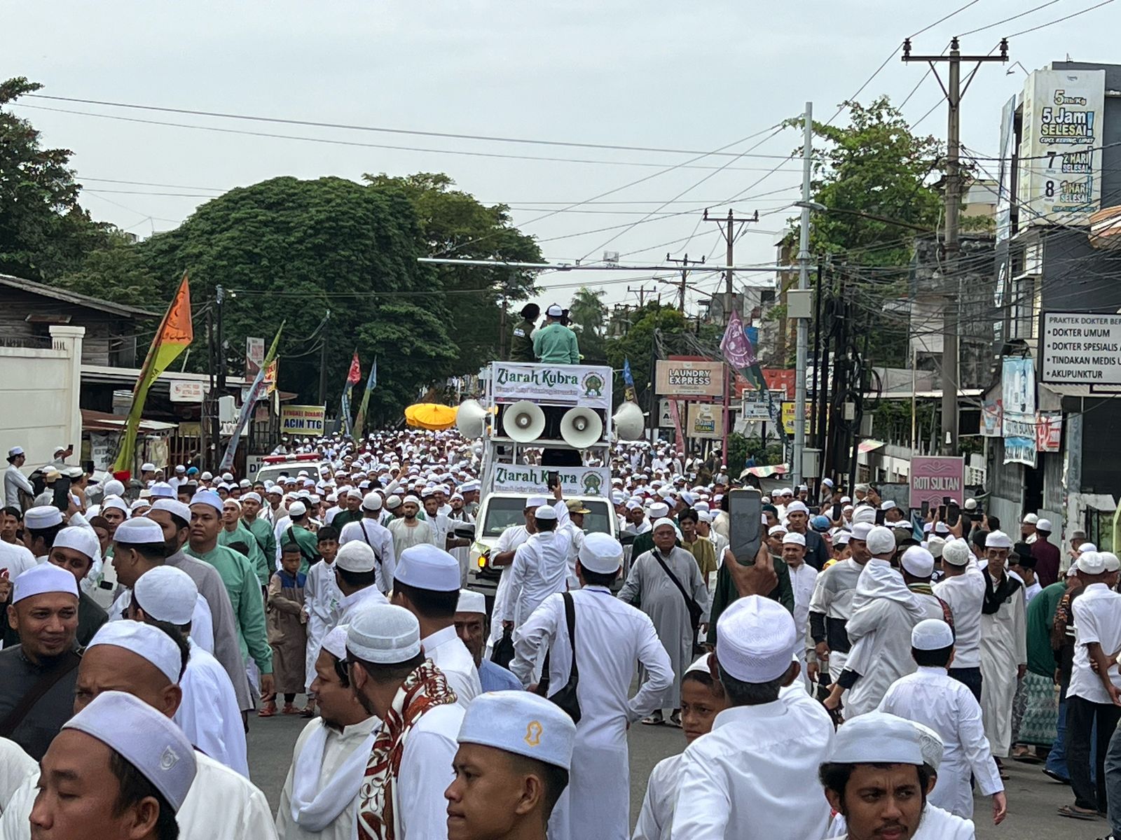 Begini Antusiasme Puluhan Ribu Jemaah Haul dan Ziarah Kubro Palembang Darussalam 2025