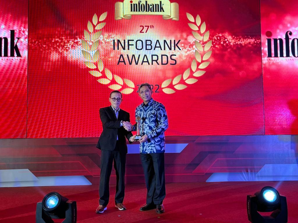 Bank Sumsel Babel Raih Golden Trophy di 27th InfoBank Award