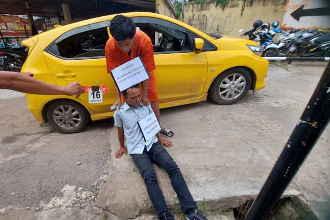 Sebelum Dibakar Jasad Febri Mahasiswa UIGM Palembang Dibawa Keliling dalam Mobil Miliknya 