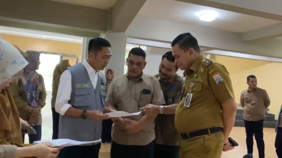 Wujudkan Kedisiplinan, Sekda Ratu Dewa Sidak Pegawai Kantor Pelayanan di Lingkungan Pemkot Palembang 