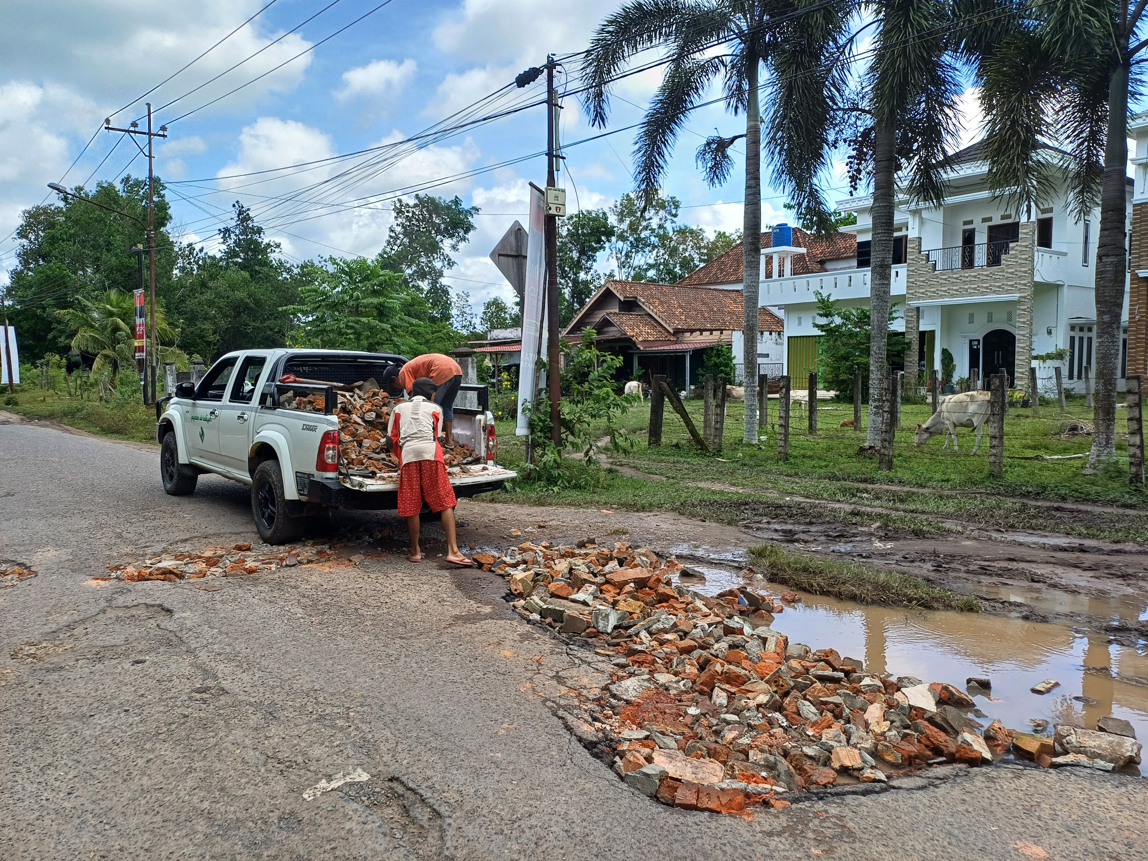 Tanggulangi Jalan Rusak, Anggota DPRD Harapkan Ada Bangub Mengalir ke Kabupaten Ogan Ilir