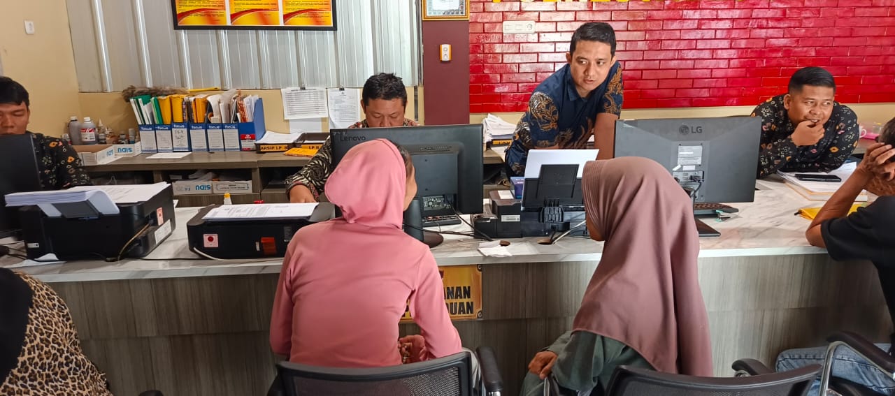 IRT di Palembang Diteror Malam Hari, Bantal Dibakar Dilempar ke Atap Rumah 