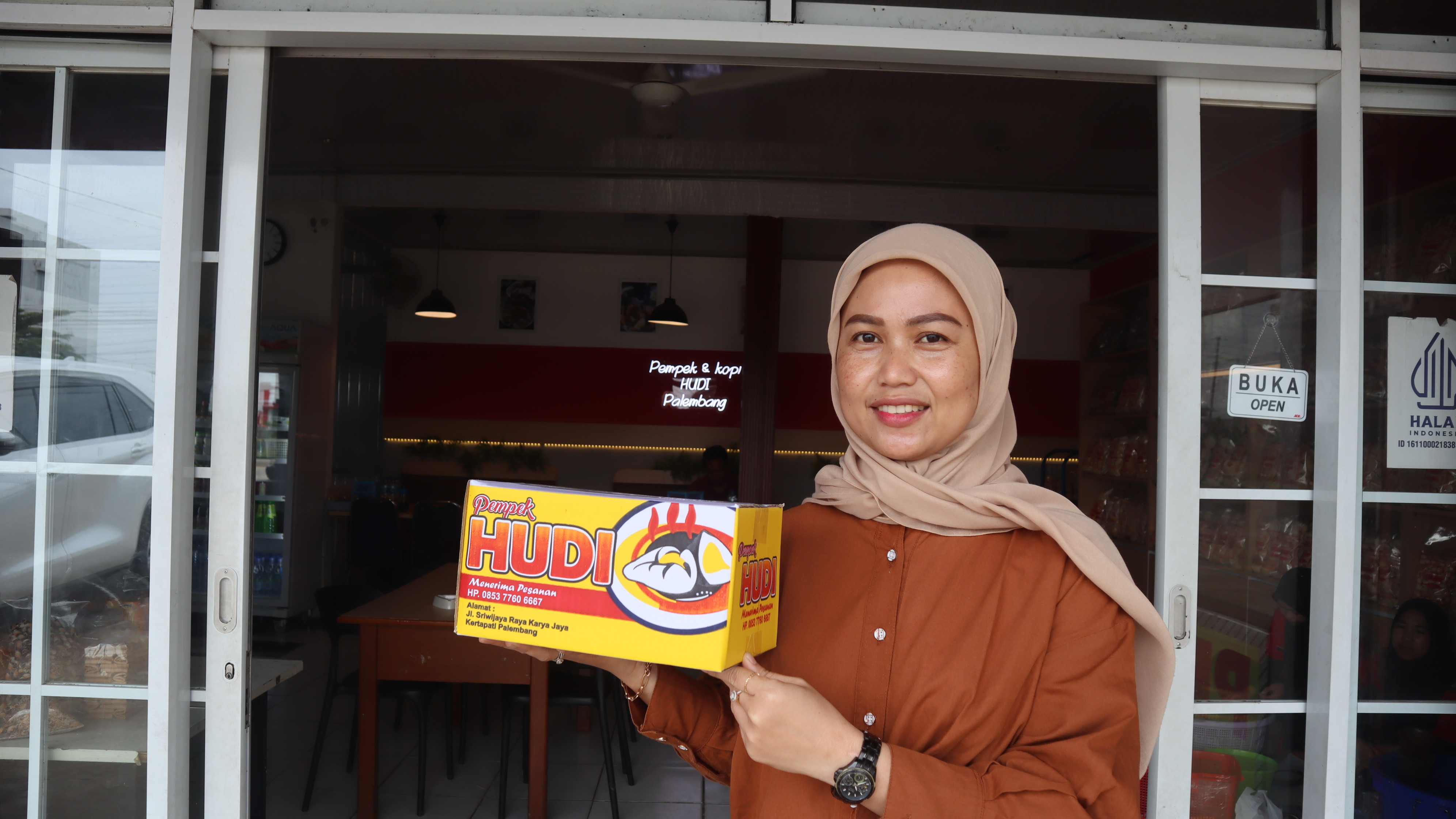 Kisah Inspiratif Pempek Hudi, Usaha Kecil Beromzet Besar Berkat Sentuhan Bukit Asam