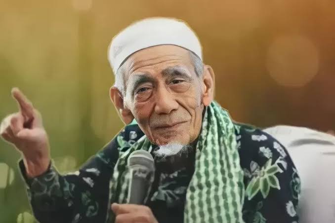 4 Amalan dari KH Maimun Zubair Agar Impian Naik Haji Cepat Dikabulkan, Minimal Bisa Umrah Tiap Tahun