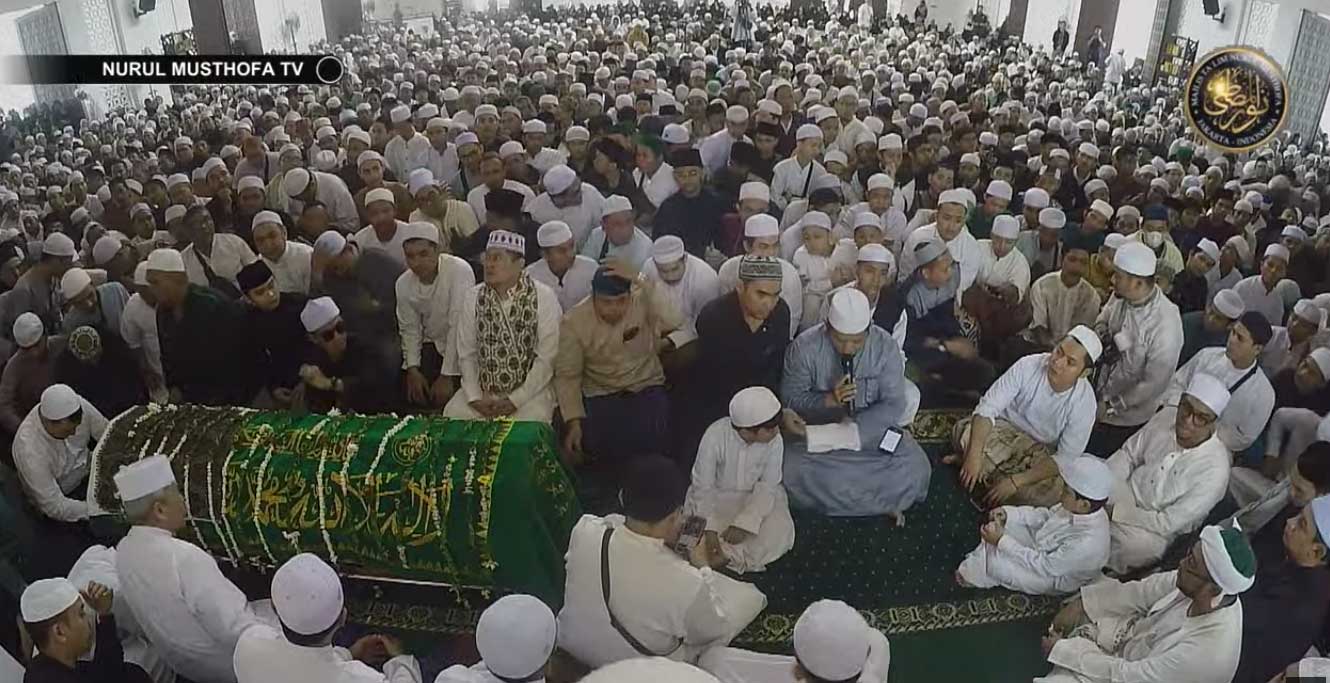 Live di Sini, Ribuan Orang Takziyah Saat Pemakaman Habib Hasan bin Ja'far Assegaf, Berikut Nasihat Para Habib 