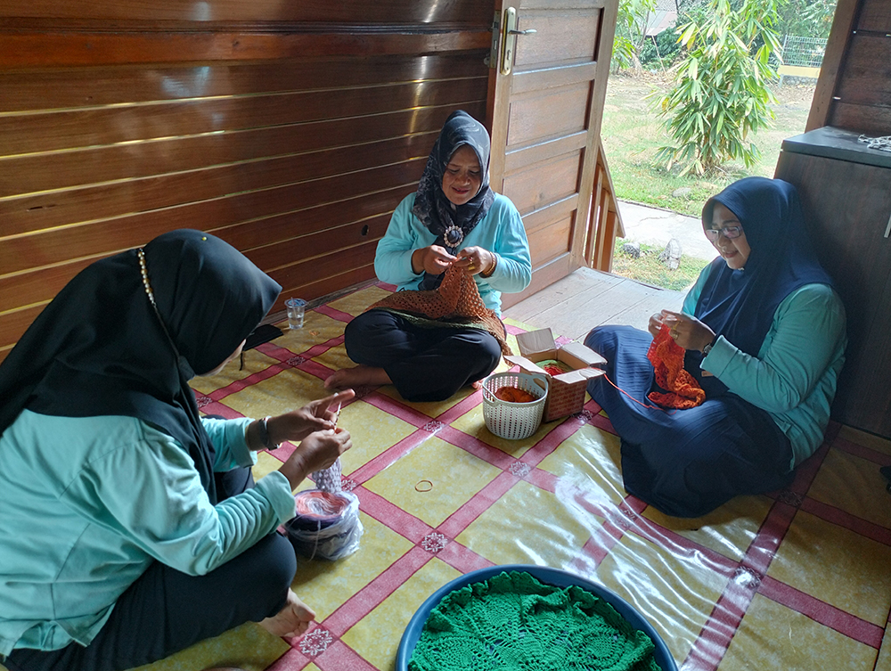 Tak Sekadar Hobi, Kisah Ibu Rumah Tangga SIBA Rajut yang Sukses Mendatangkan Cuan Berkat Dukungan PTBA