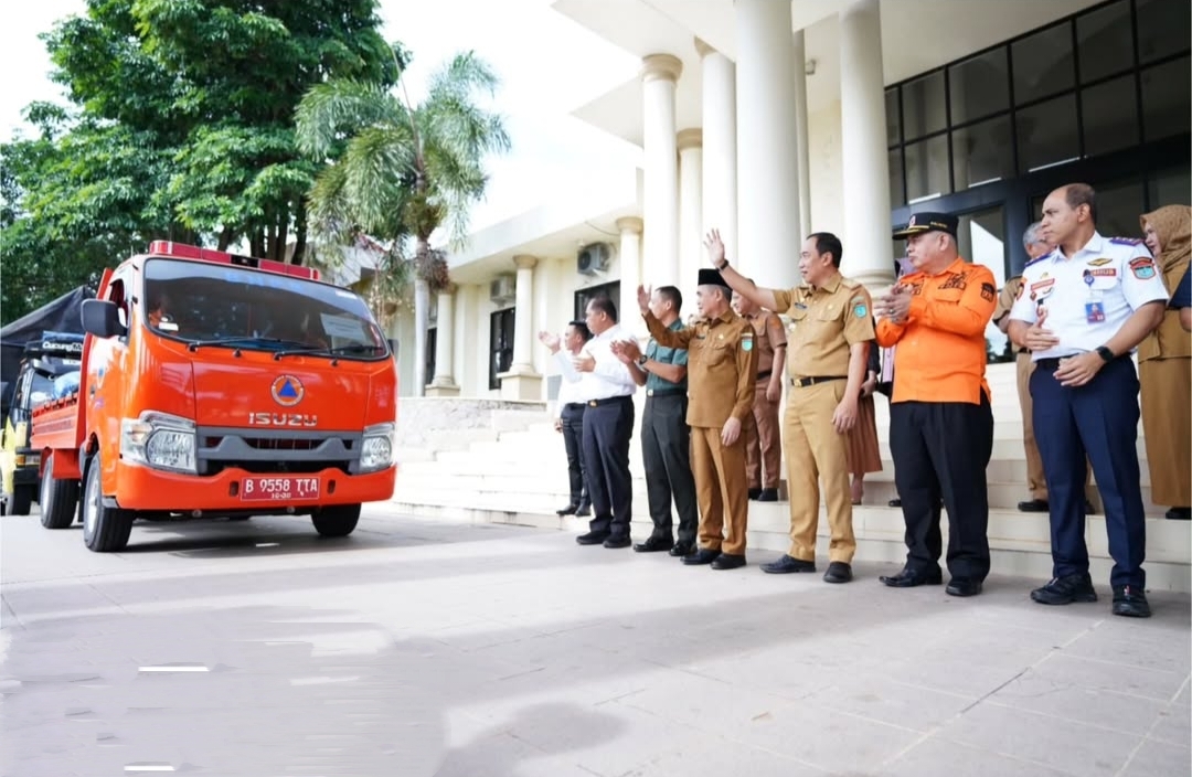 Wabup Ogan Ilir Lepas Tim Donasi dan Bantuan ke Padang, Wujud Kepedulian Terhadap Korban Bencana Sumatera