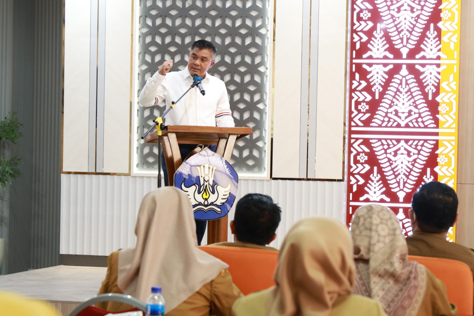 STOP PUNGLI di Sekolah! Sekda Aprizal Hasyim Serukan Palembang Cerdas tanpa Beban