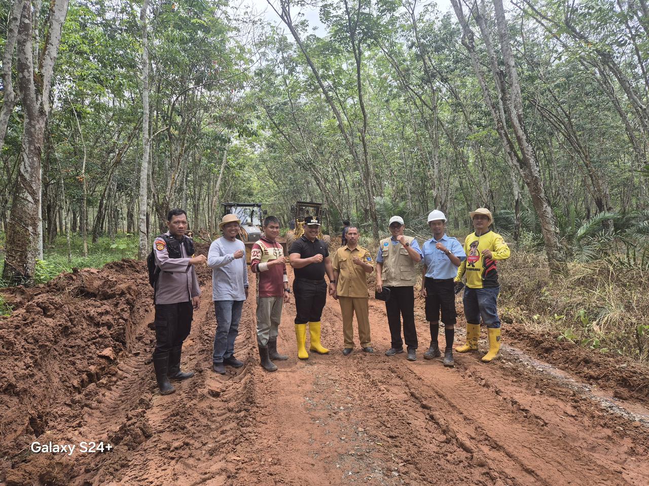 Sampoerna Agro Bantu Perbaikan Jalan, Wujud Sinergi Swasta dan Pemerintah Daerah
