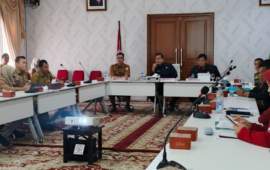 Bupati Askolani Berkomitmen Tenaga Honorer R4 Akan Jadi PPPK Paruh Waktu