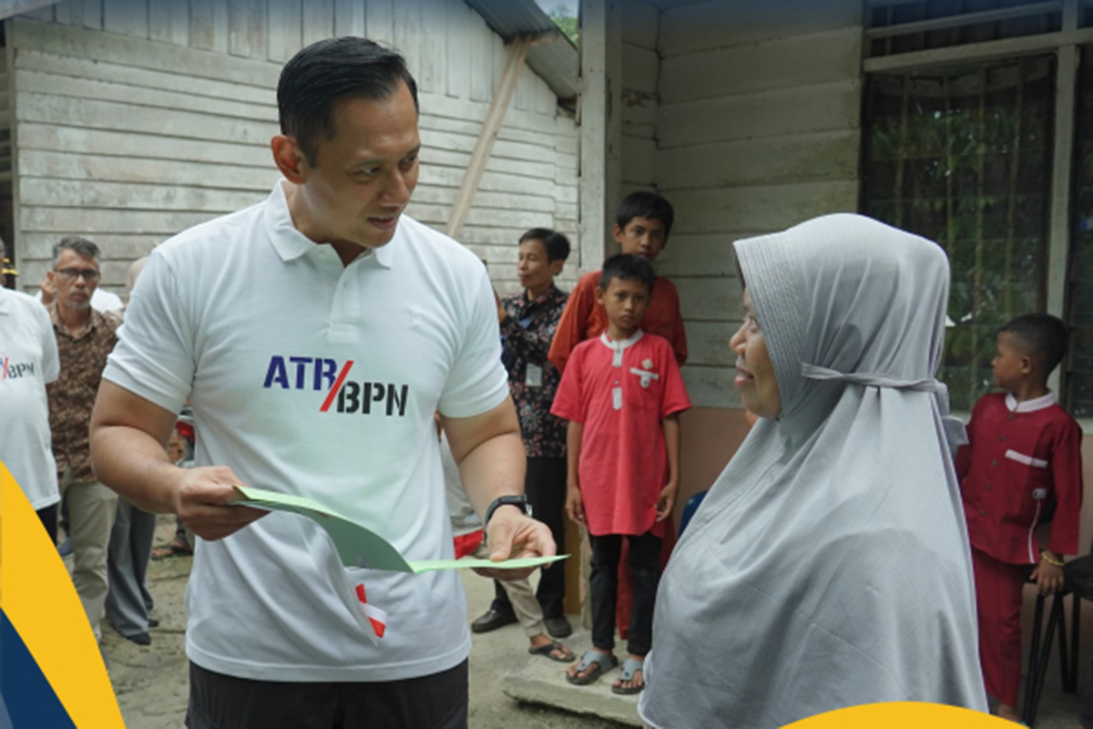 Serahkan Sertipikat Tanah di Pekanbaru, Menteri AHY: Jangan Biarkan Tanahmu Tanpa Sertipikat, Ini Alasannya