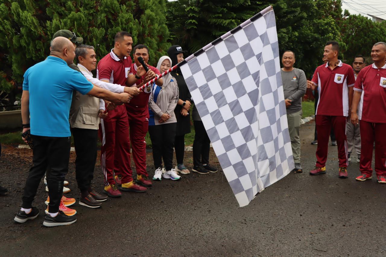 Polres Ogan Ilir Gelar Jalan Sehat dan Senam Bersama diikuti Forkopimda, Meriahkan HUT Bhayangkara ke-78