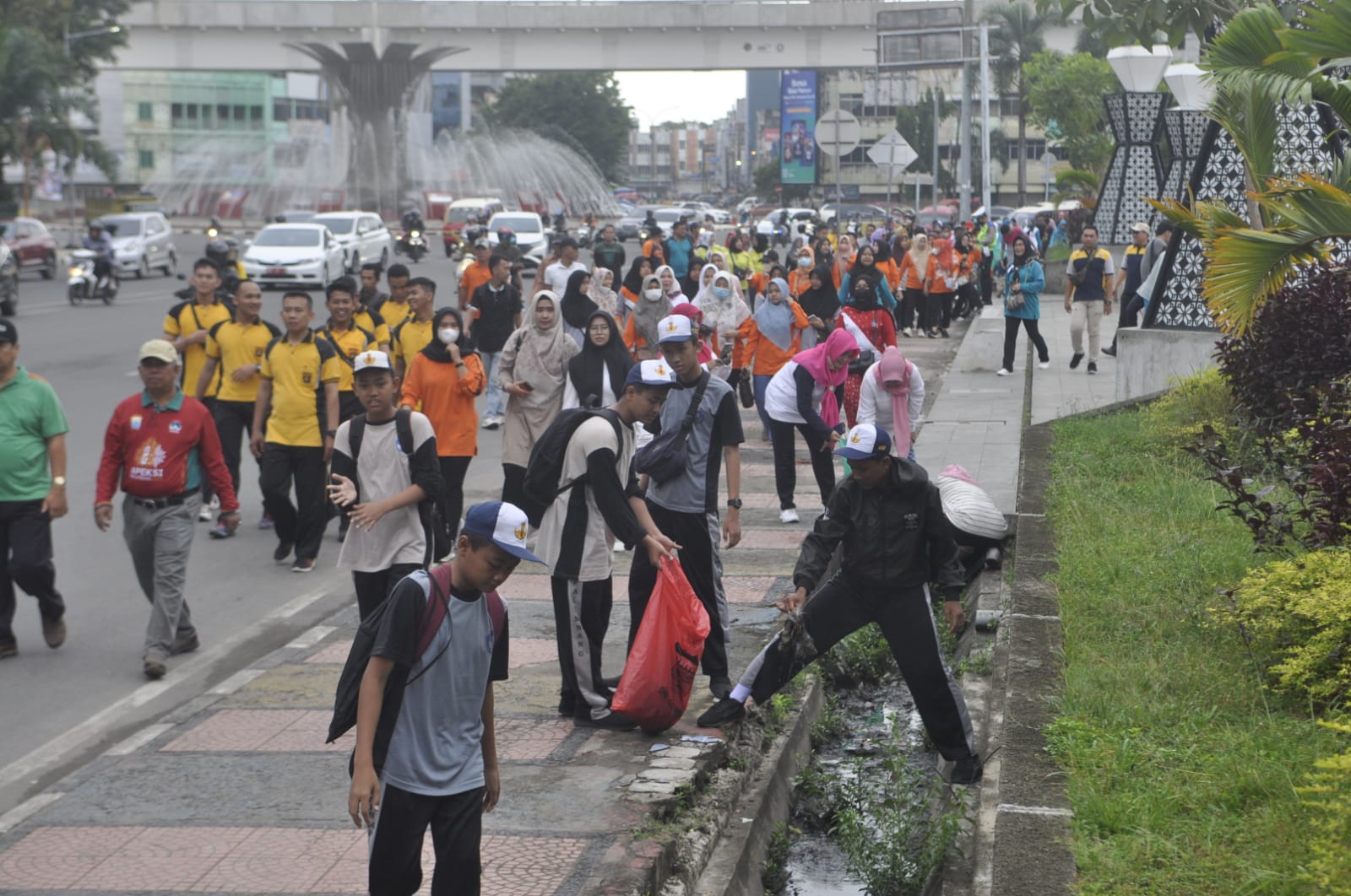 SMPN 21 Palembang Raih Juara 1 Pungut Sampah di HUT Kota Palembang 2023