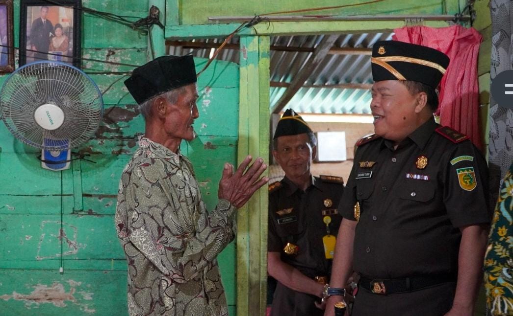 Rangkaian HBA dan HUT IAD, Korps Adhyaksa Sumsel Bagi-Bagi Sembako