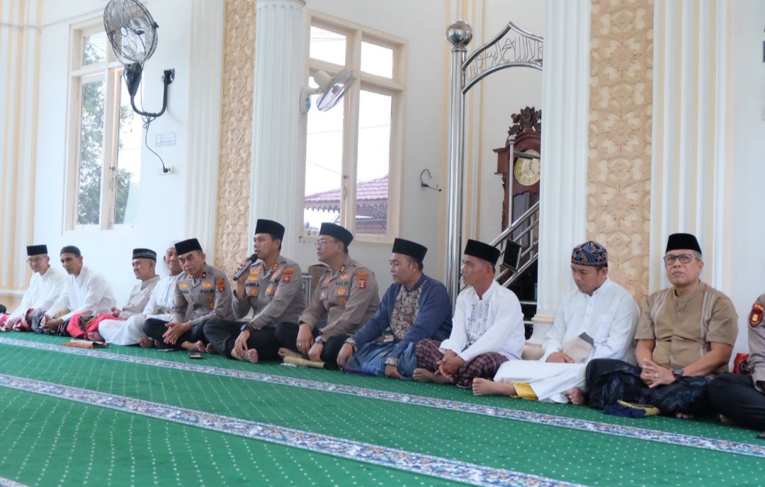 Jumat Keliling, Kapolres OKI Ajak Warga Cegah Karhutla, Narkoba dan Judi Online